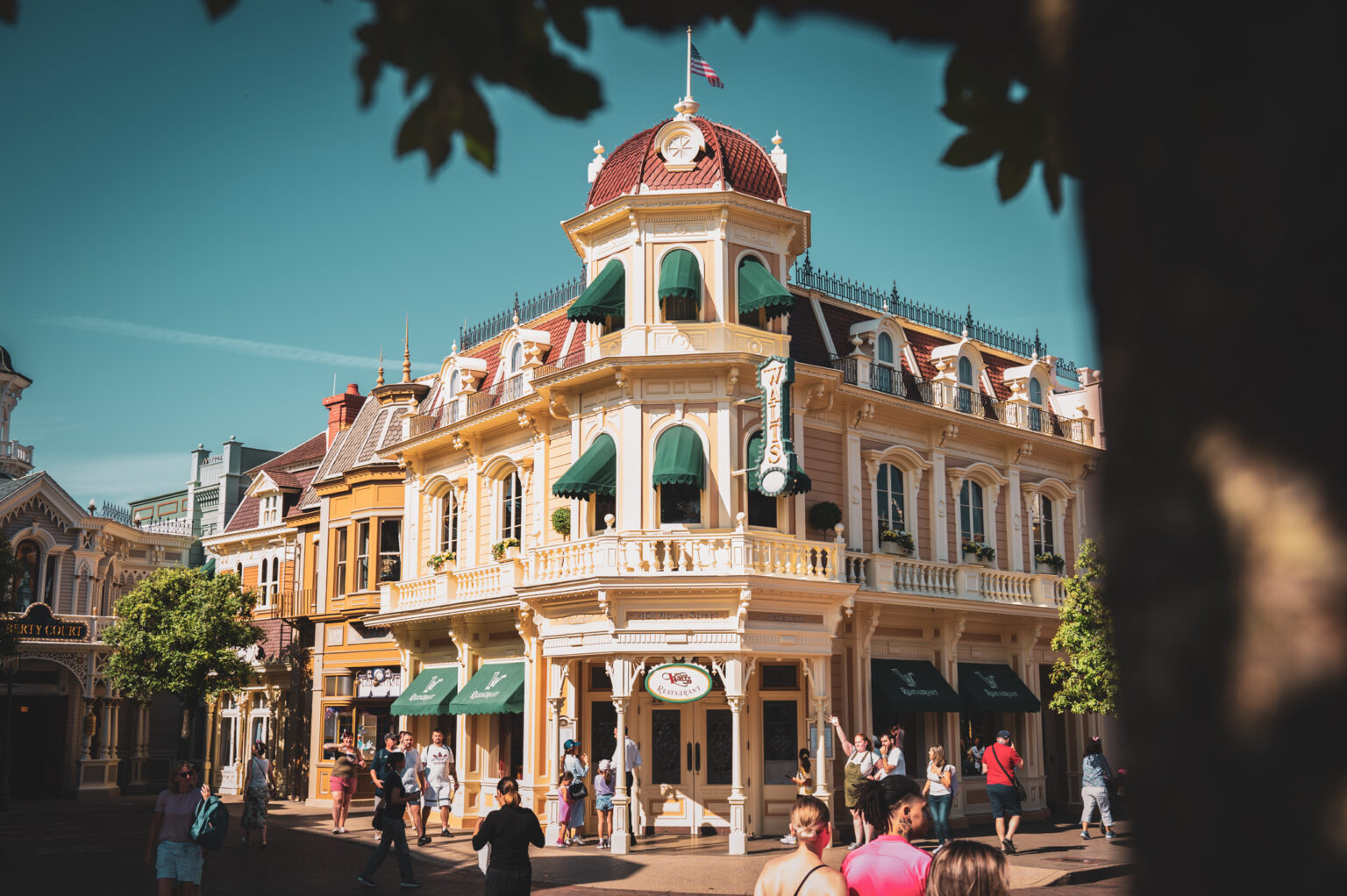 © DLP Explorers