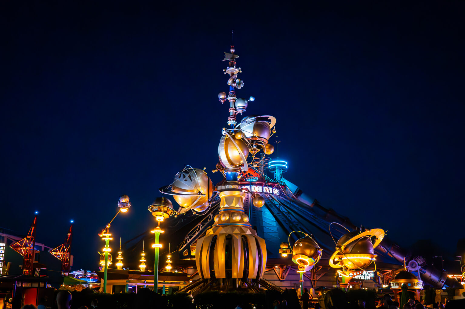 © DLP Explorers