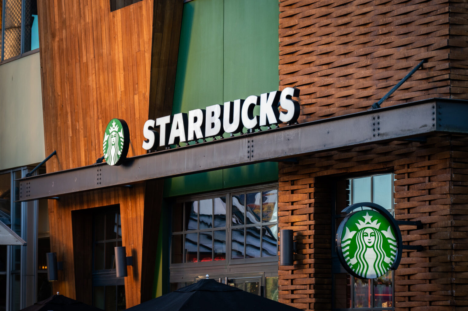 Starbucks Coffee © DLP Explorers