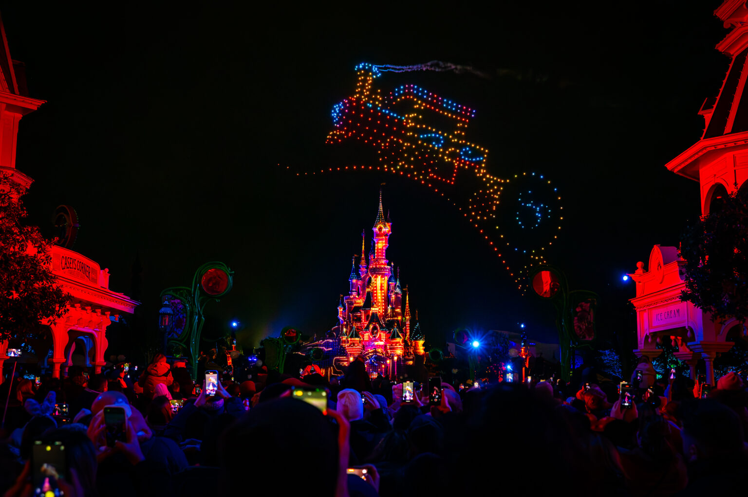 Disney Electrical Sky Parade - © DLP Explorers