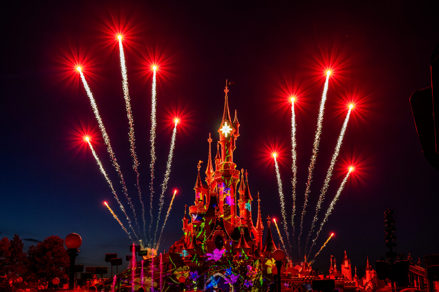 Disney Illuminations © DLP Explorers