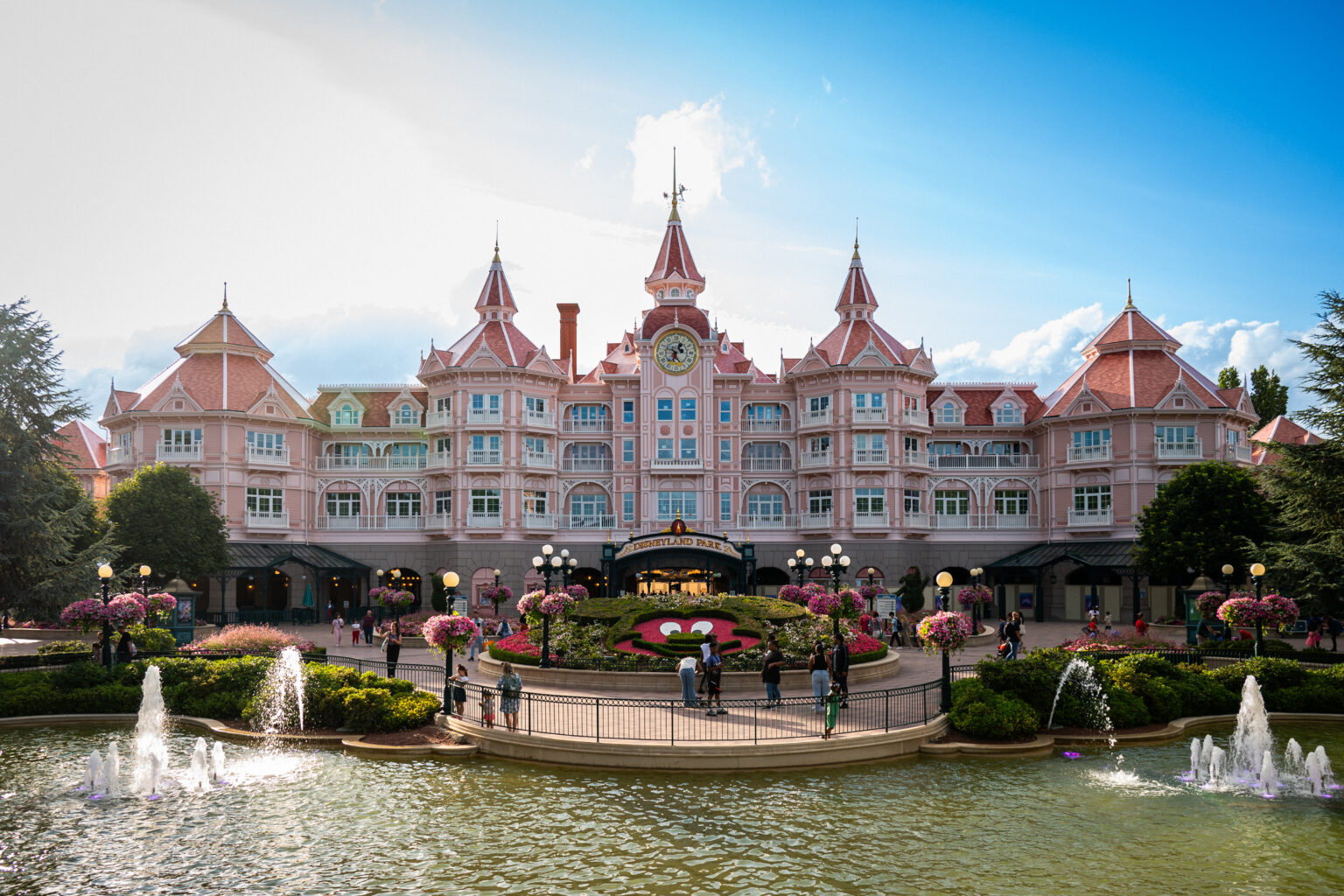 © DLP Explorers