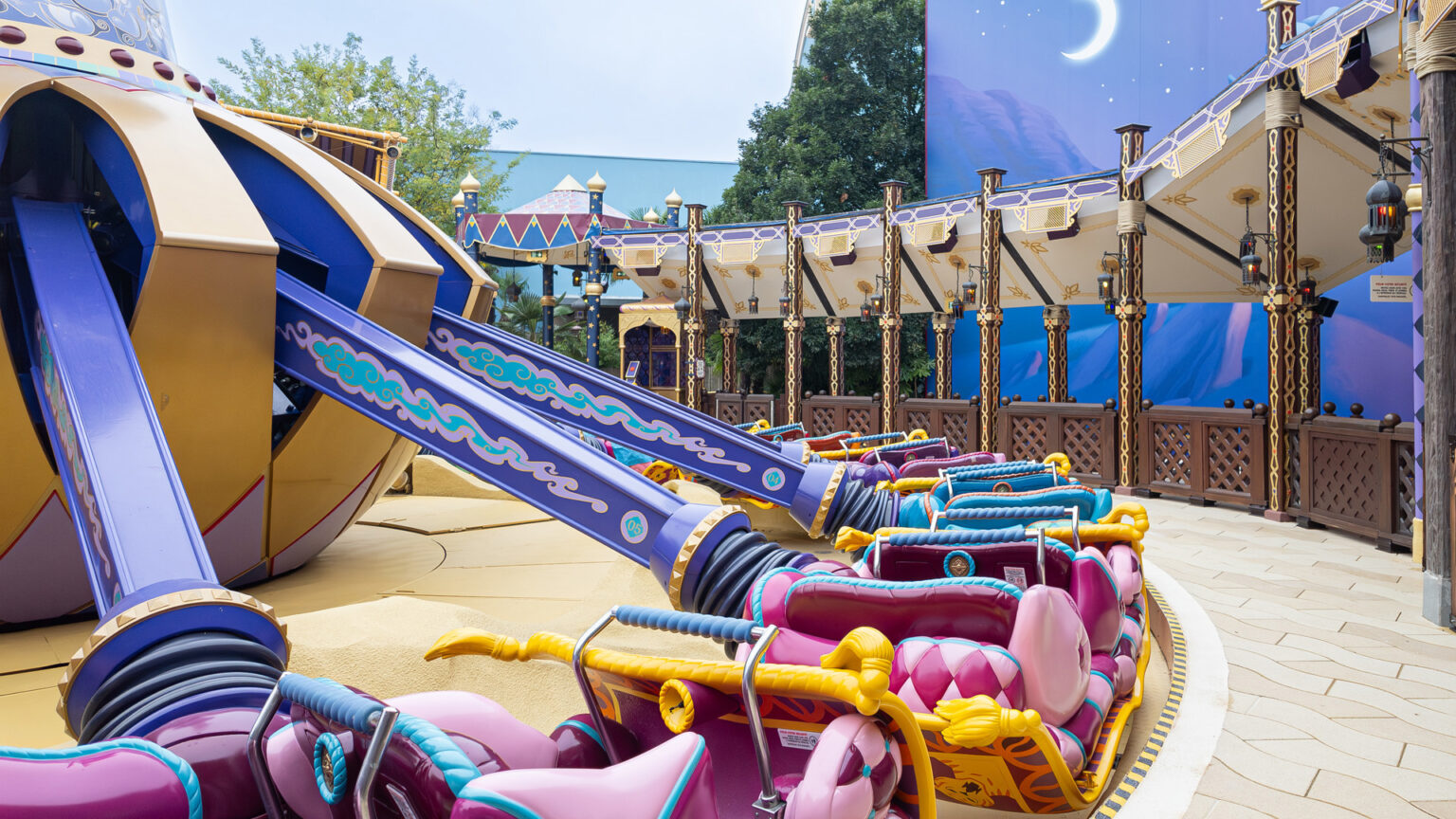 Les Tapis Volants – Flyings Carpets over Agrabah - © Disney