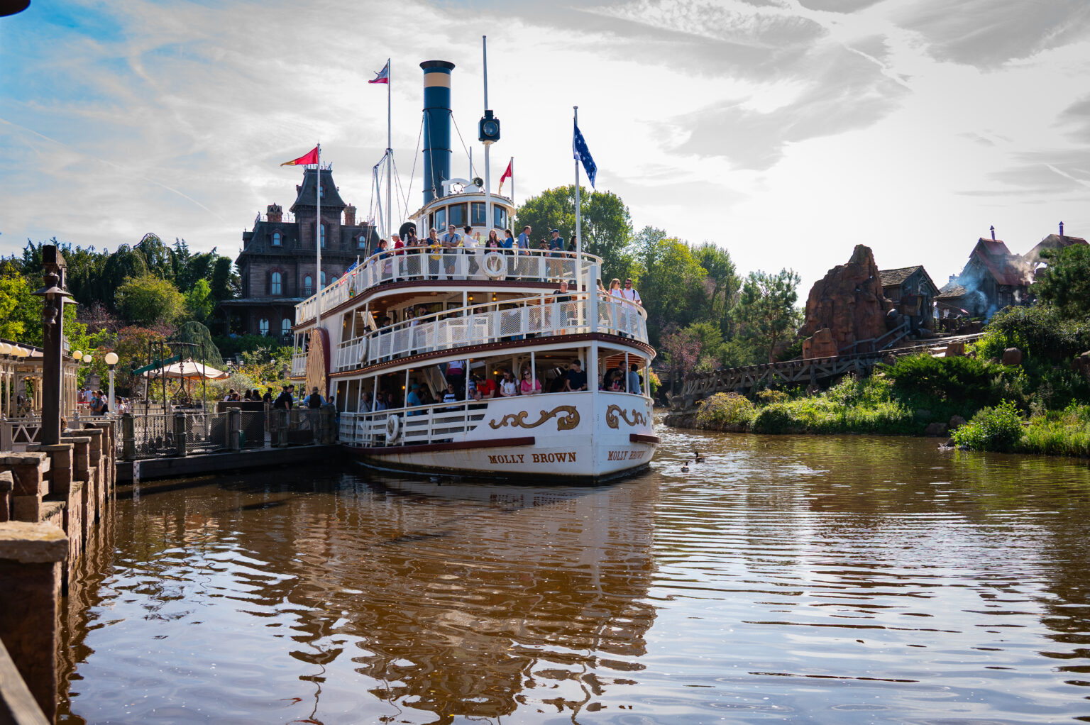 © DLP Explorers