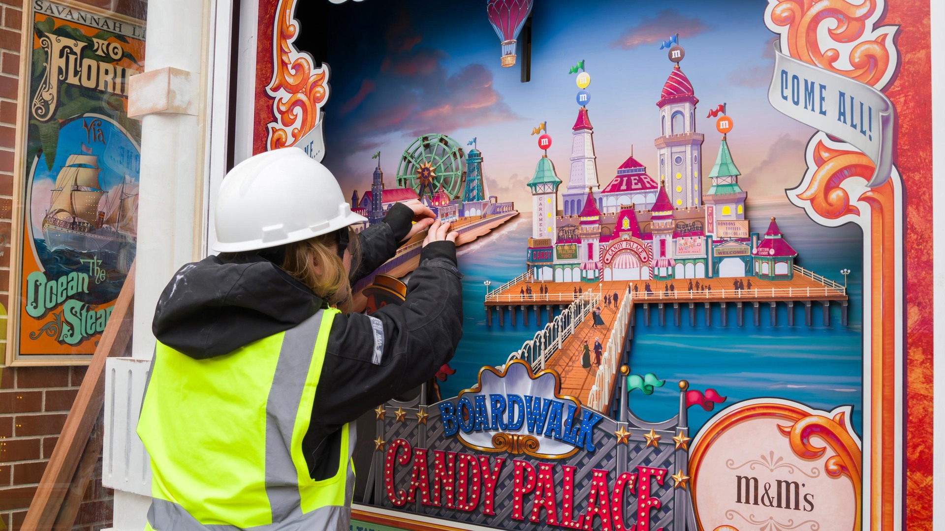 M&M'S® gives iconic Boardwalk Candy Palace a makeover - DLP Explorers