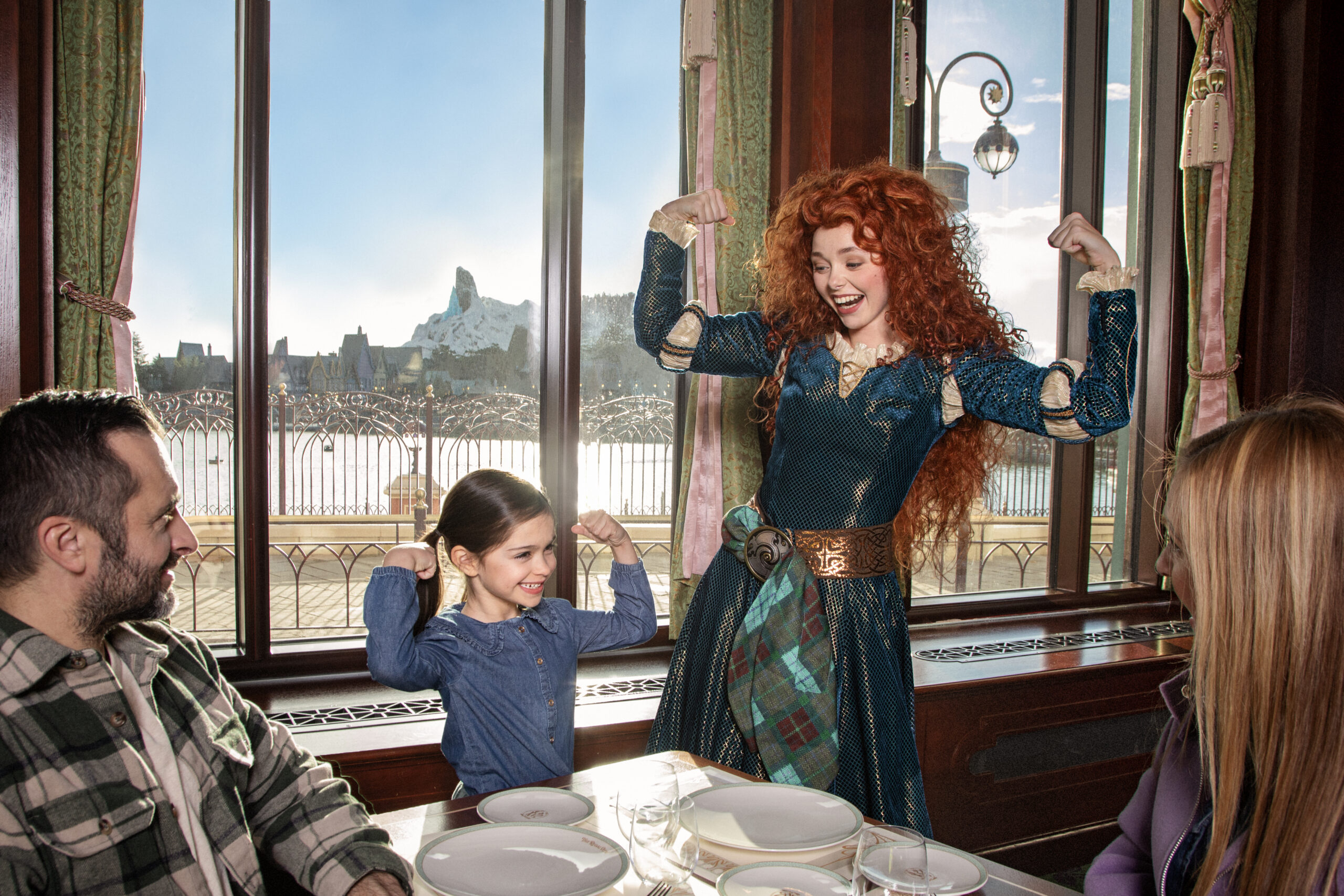 Disney Prinses Merida bij The Regal View Restaurant & Lounge - © Disney
