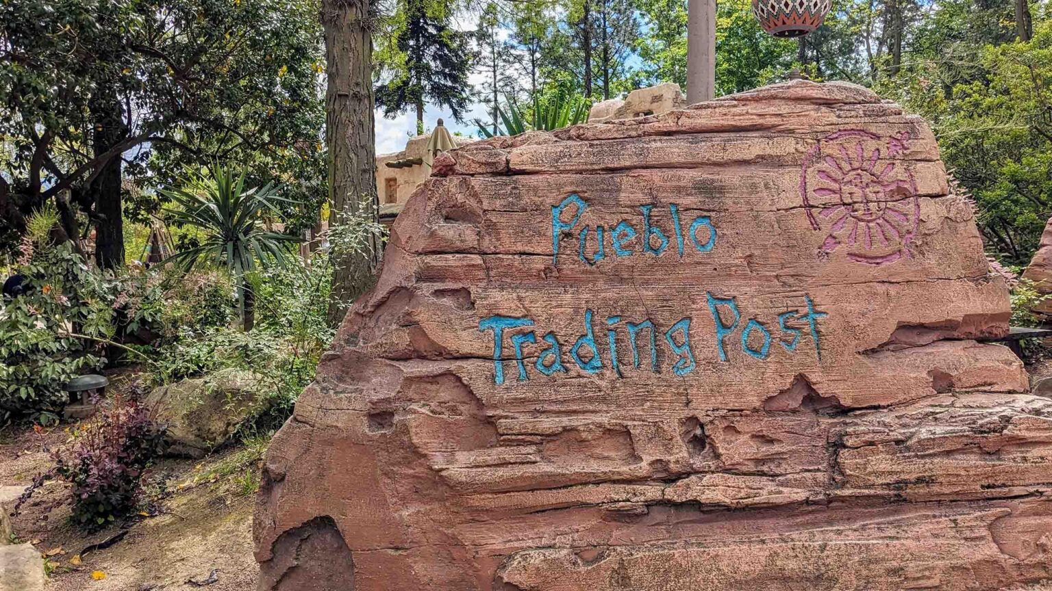 Pueblo Trading Post - © Disney