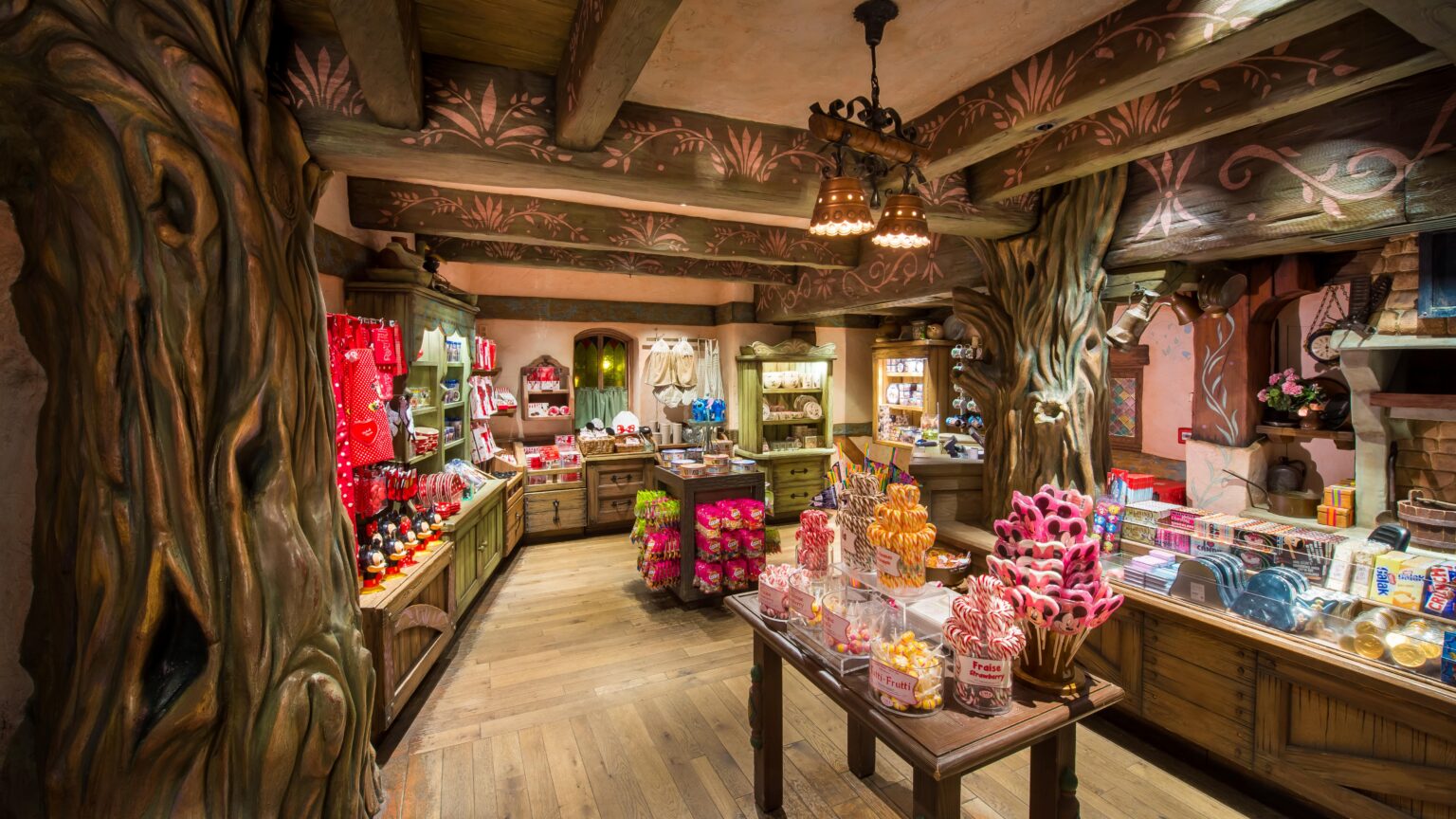 La Confiserie des Trois Fées La Confiserie des Trois Fées - © Disney