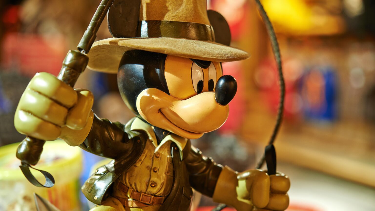Temple Traders Boutique - © Disney