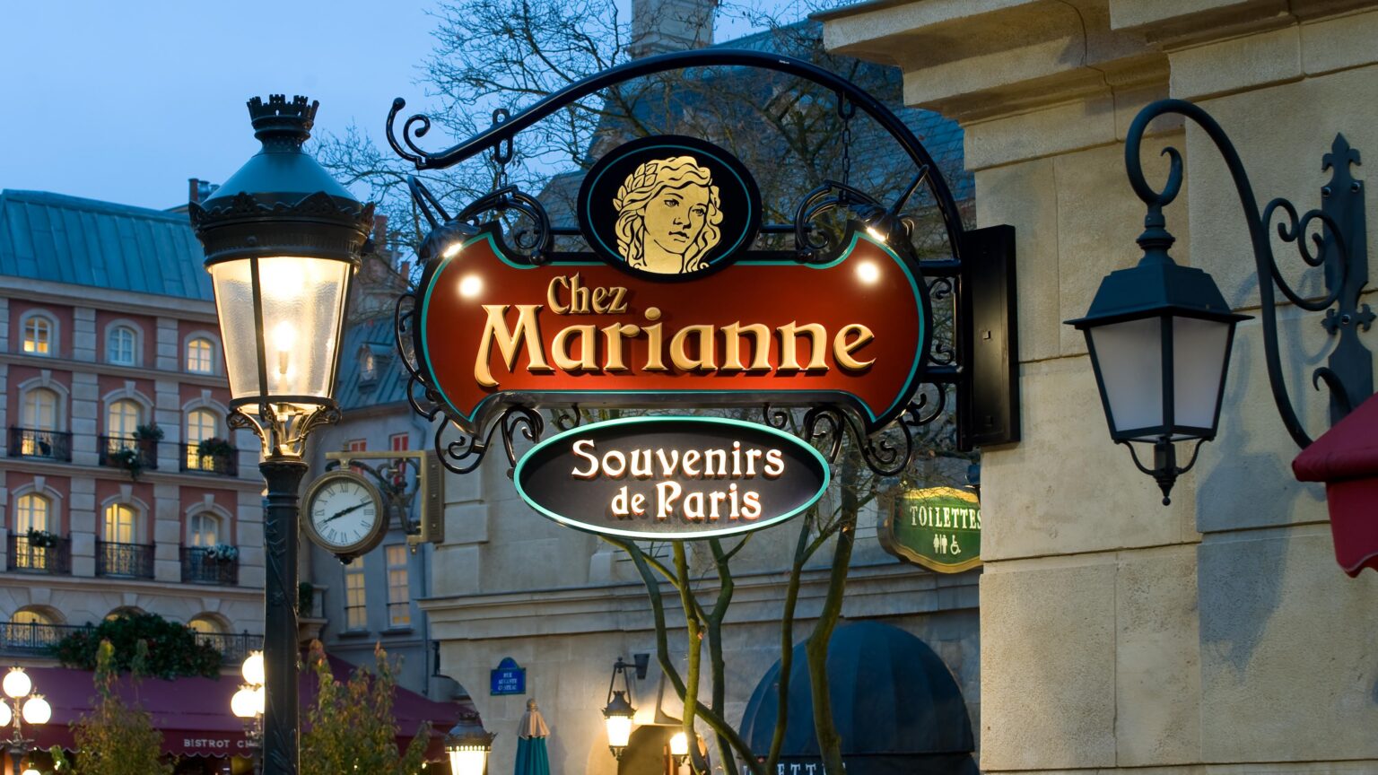 Chez Marianne (Souvenirs de Paris) - © Disney