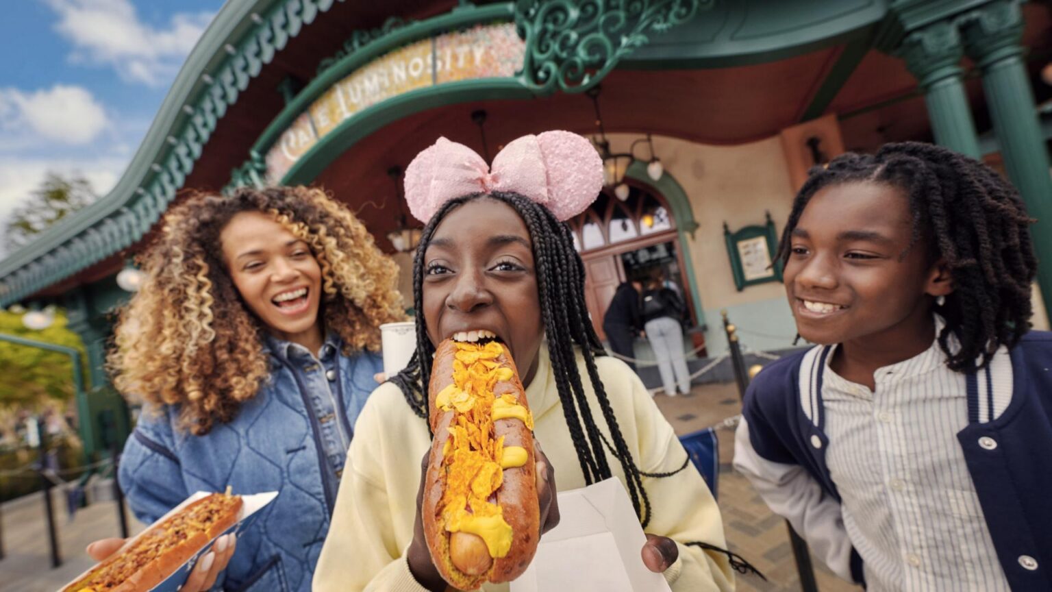 Café Luminosity - © Disney